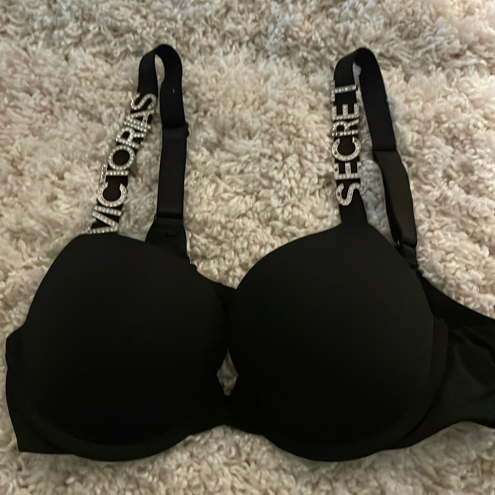 VS black push up bra 32B